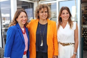 La presidenta del PP de Málaga, Patricia Navarro, la candidata número uno del PP al Parlamento europeo, Dolors Montserrat, y la alcaldesa de Mijas (Málaga), Ana Mata.