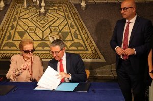 Málaga.- Salado subraya la "generosidad" de María Victoria Atencia y el valor "incalculable" de su legado